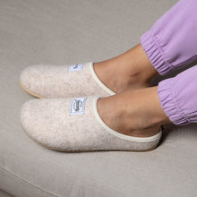 Load image into Gallery viewer, Mercredy Cream Slippers
